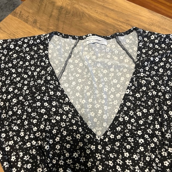 Urban Outfitters Black and White Floral Dress - Picture 3 of 5